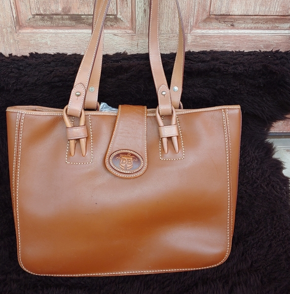 Dooney & Bourke Handbags - Dooney and Bourke Shoulder Bag